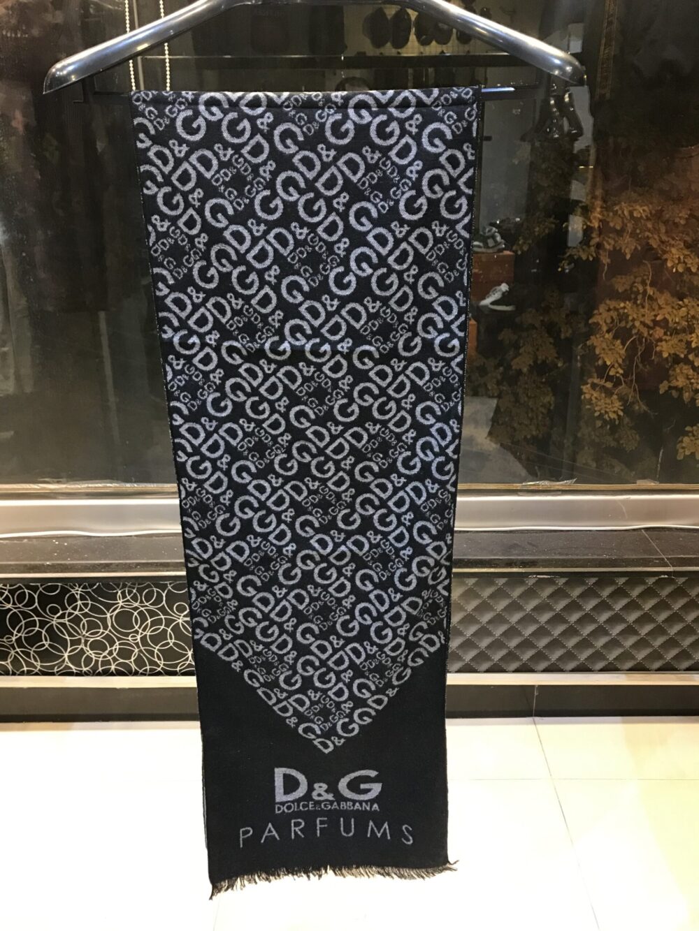 DG Scarf